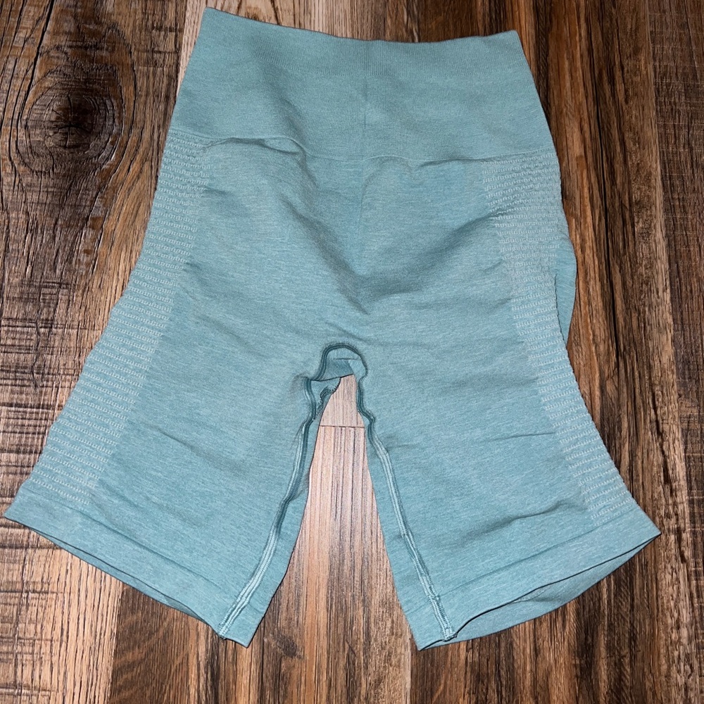 Alphalete Biker shorts